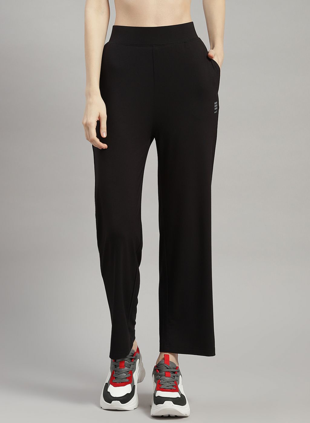 Women Black Solid Trackpant