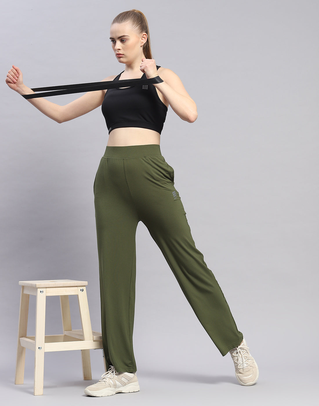 Rock.it Women Olive Solid Regular Fit Yoga Pant