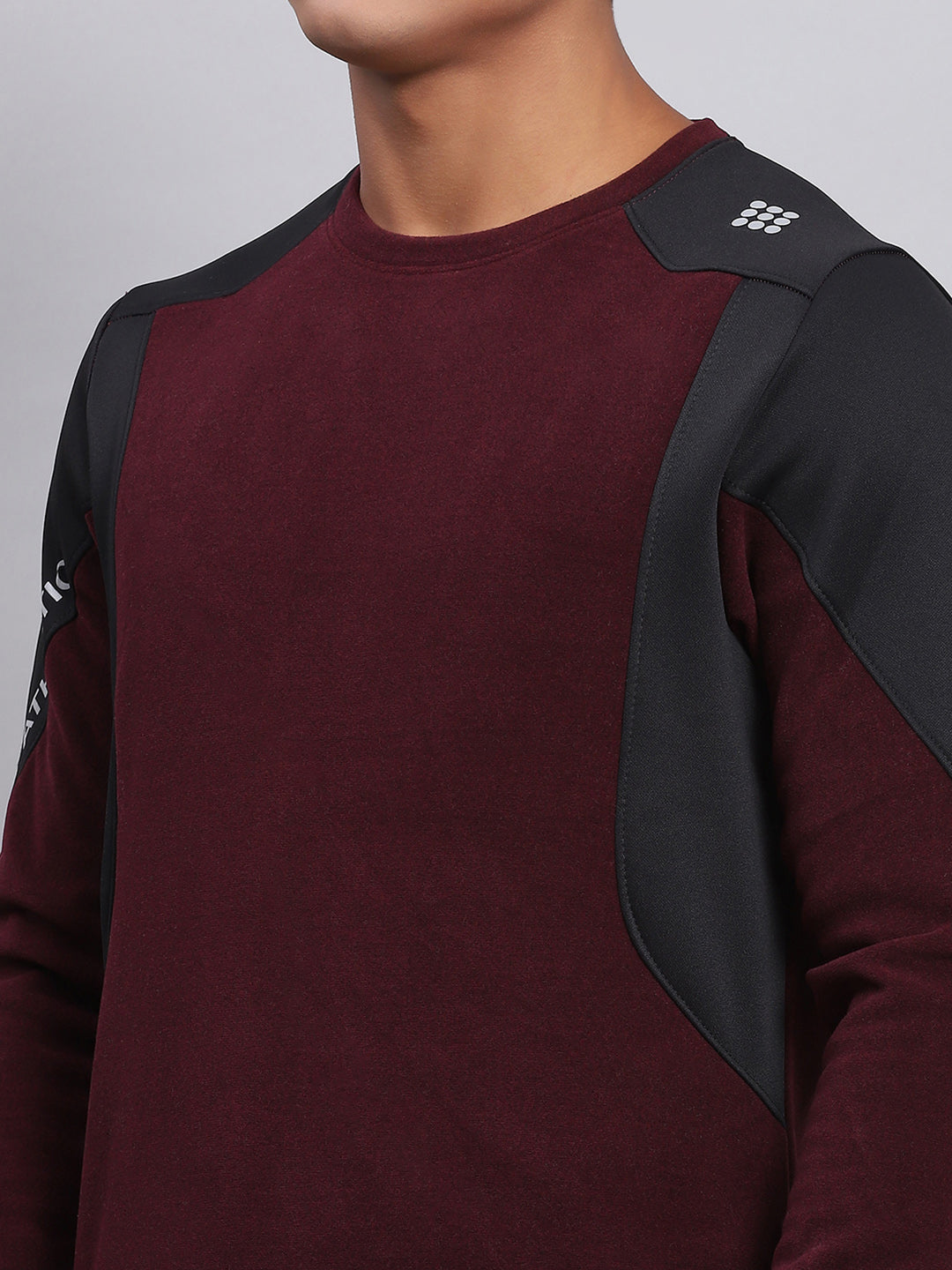 Rock.it Men Maroon Solid Round Neck Full Sleeve Sweatshirt