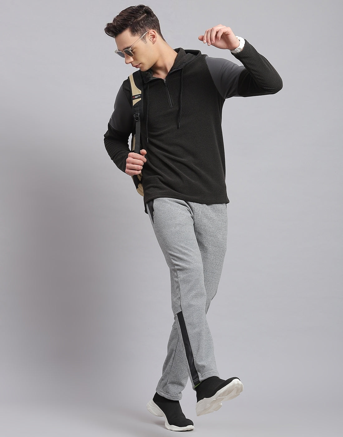 Rock.it Men Grey Solid Hooded Full Sleeve Sweatshirt