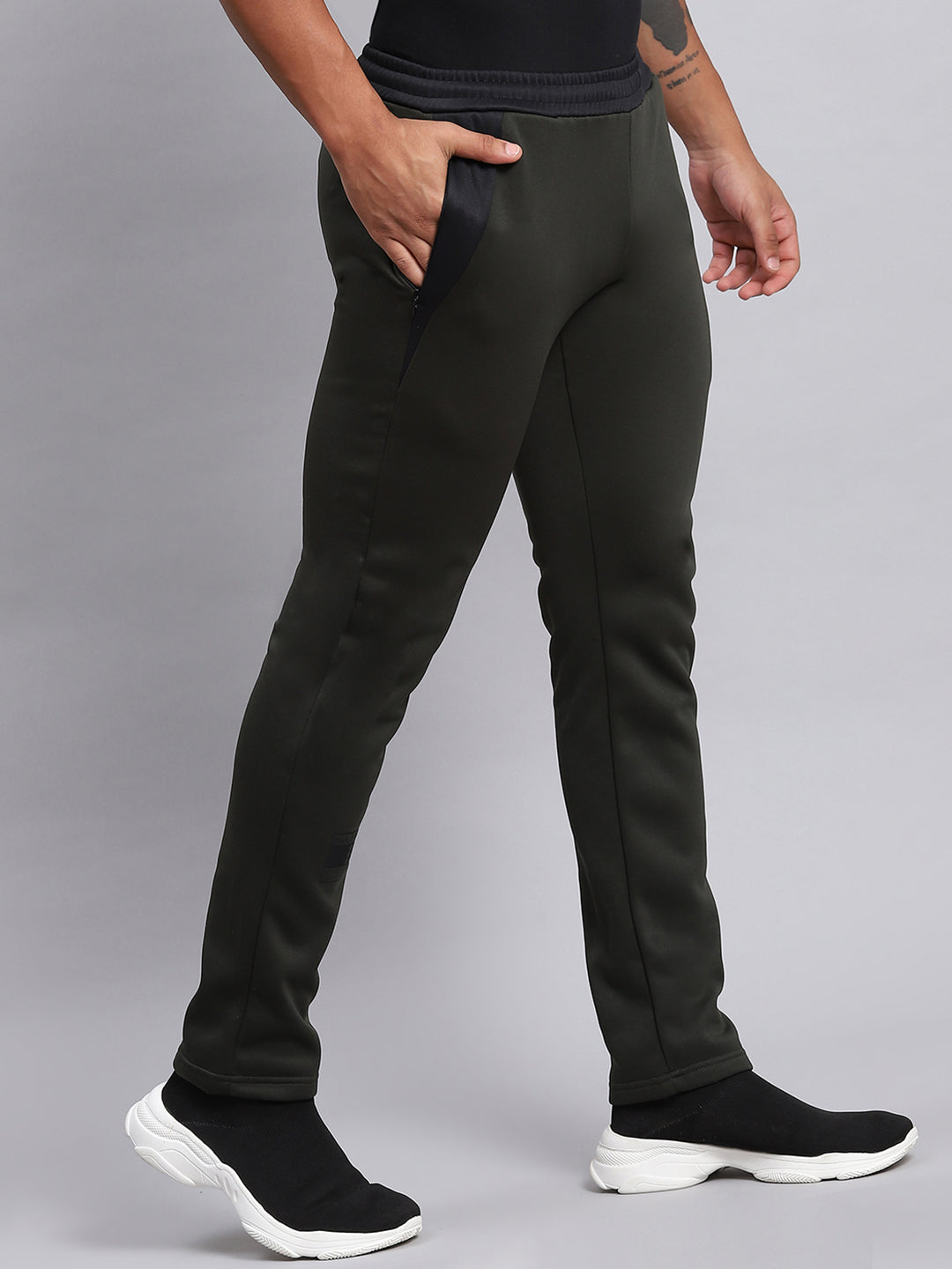 Rock.it Men Olive Solid Regular Fit Winter Lowers