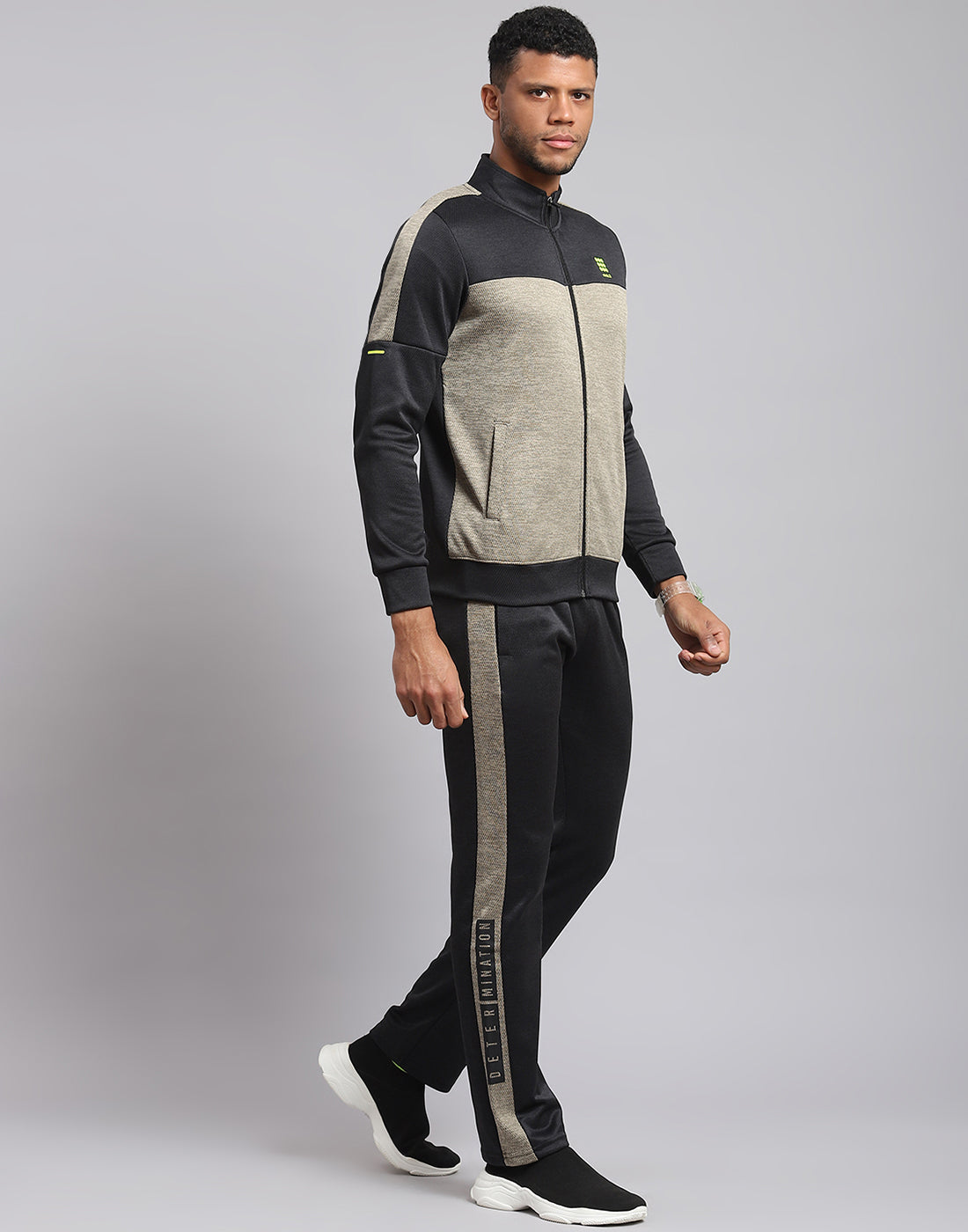 Rock.it Men Black Solid Stand Collar Full Sleeve Tracksuit