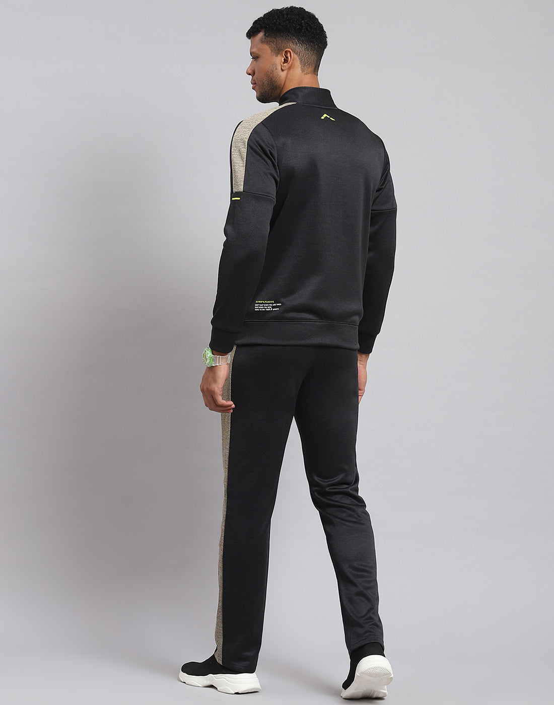 Rock.it Men Black Solid Stand Collar Full Sleeve Tracksuit