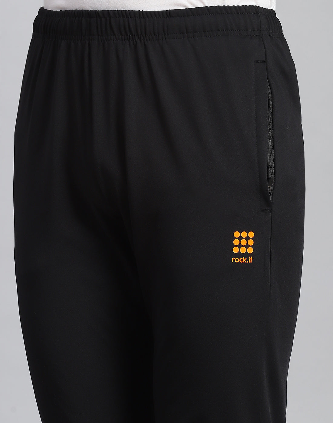 Rock.it Men Black Solid Stand Collar Full Sleeve Tracksuit