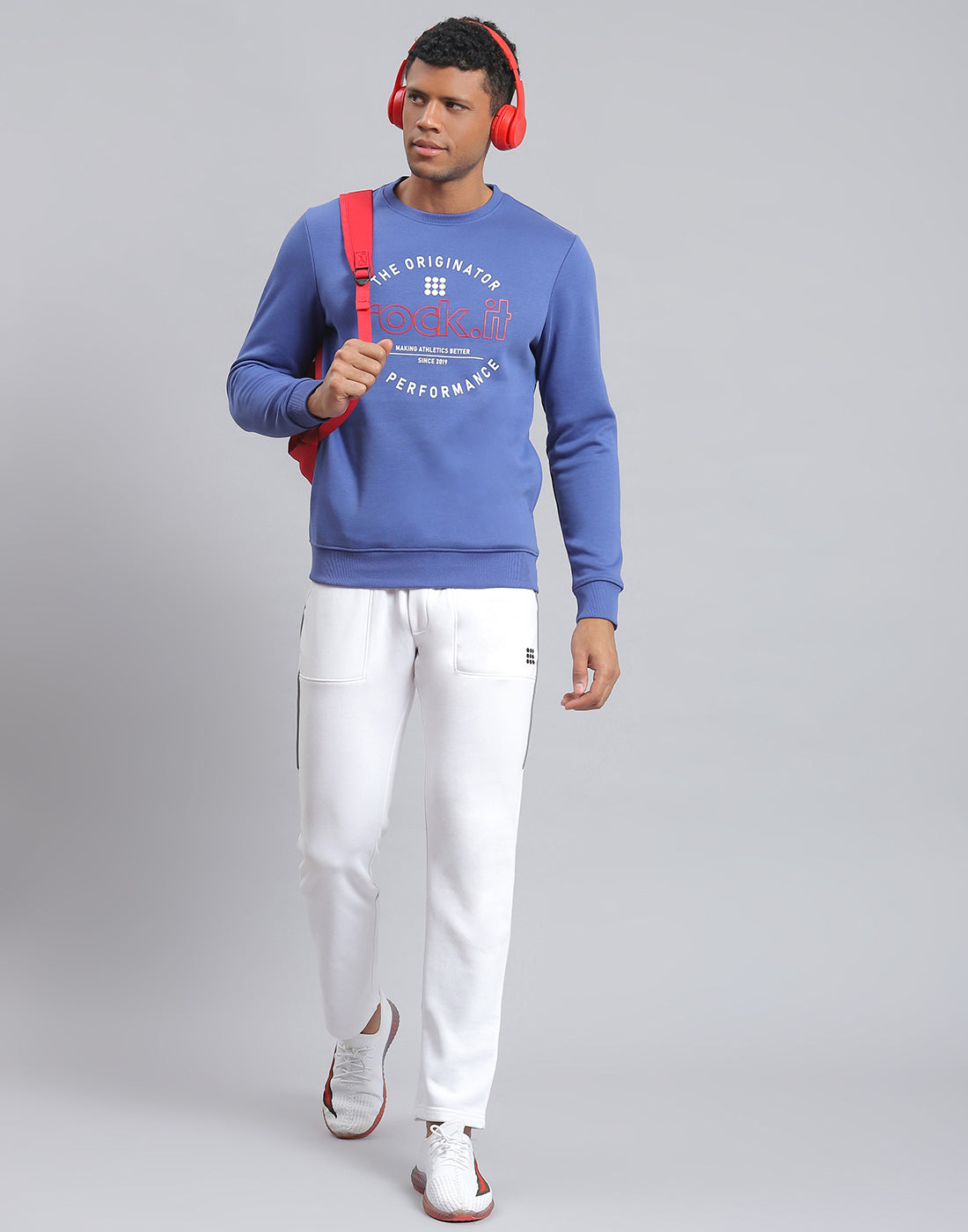 Rock.it Men Blue Solid Round Neck Full Sleeve Sweatshirt