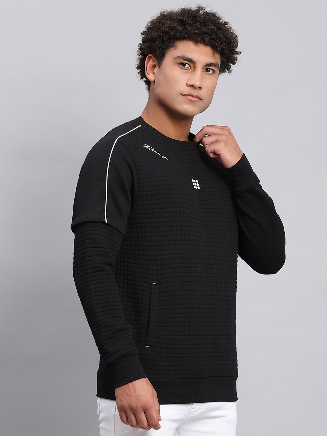 Rock.it Men Black Self Design Round Neck Full Sleeve Sweatshirt