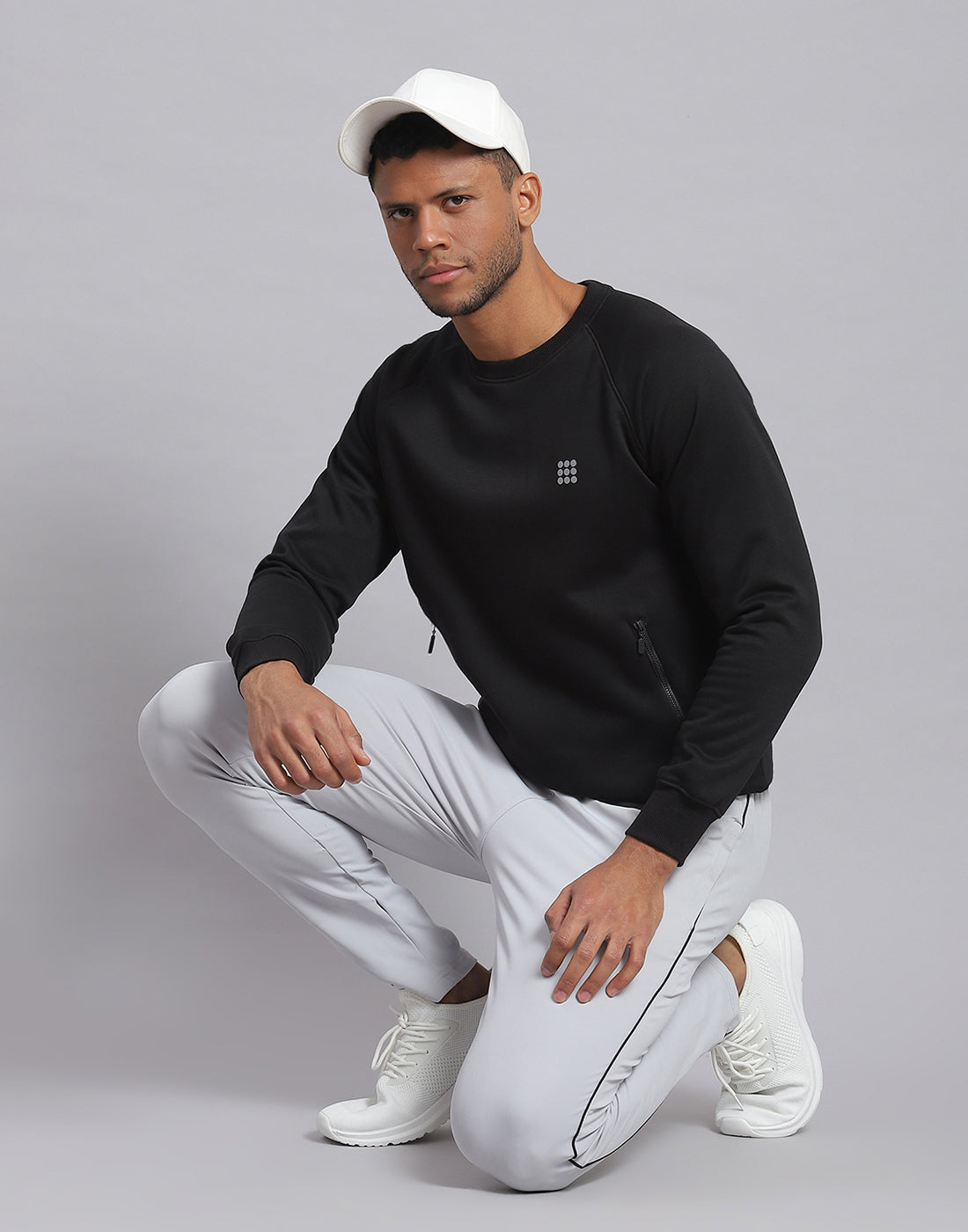 Rock.it Men Black Solid Round Neck Full Sleeve Sweatshirt