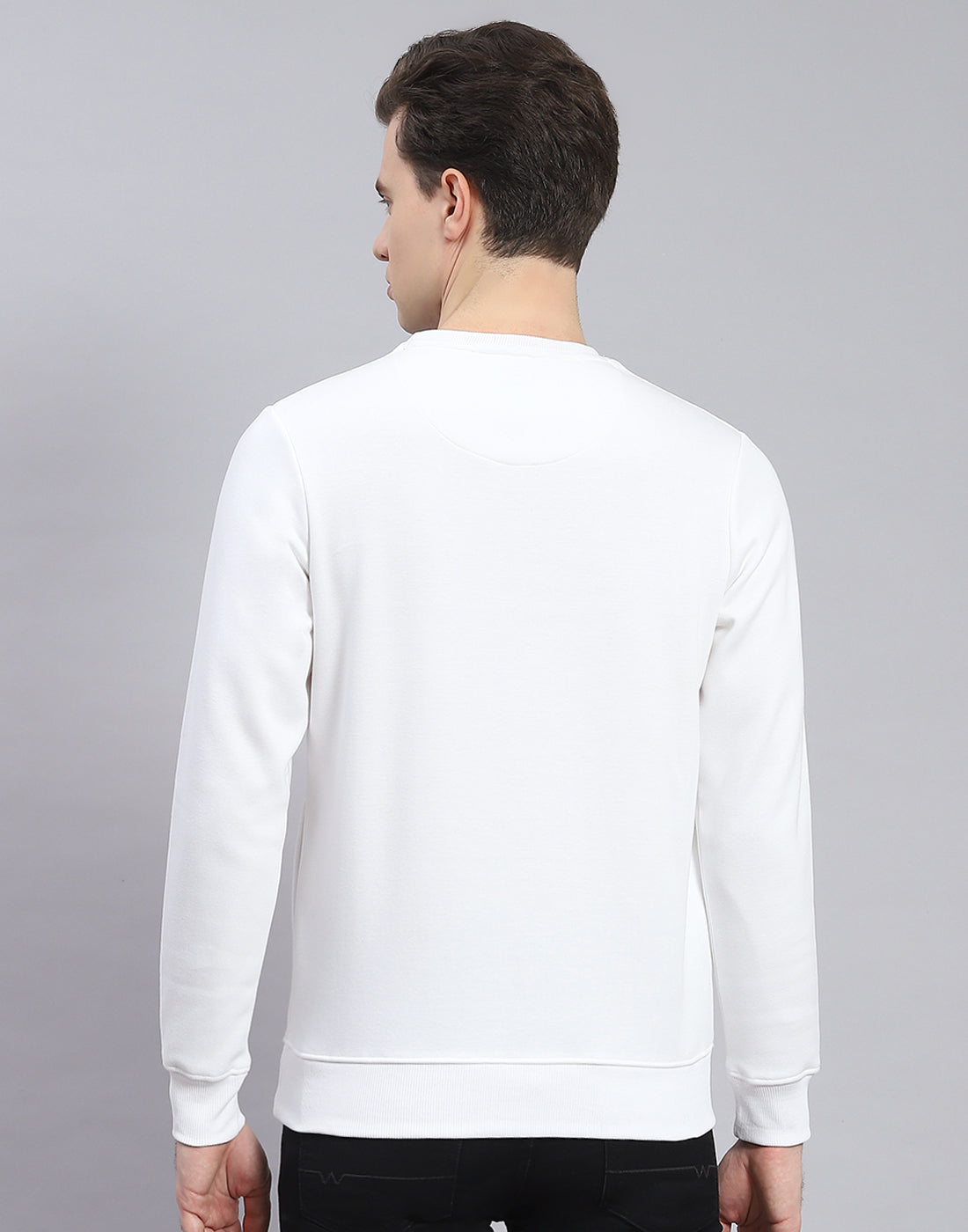 Men White Solid Round Neck Full Sleeve Sweatshirt