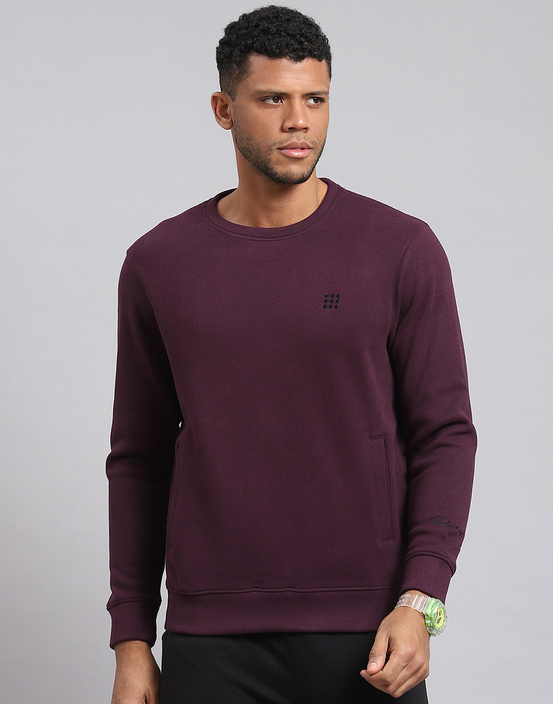 Rock.it Men Maroon Solid Round Neck Full Sleeve Sweatshirt