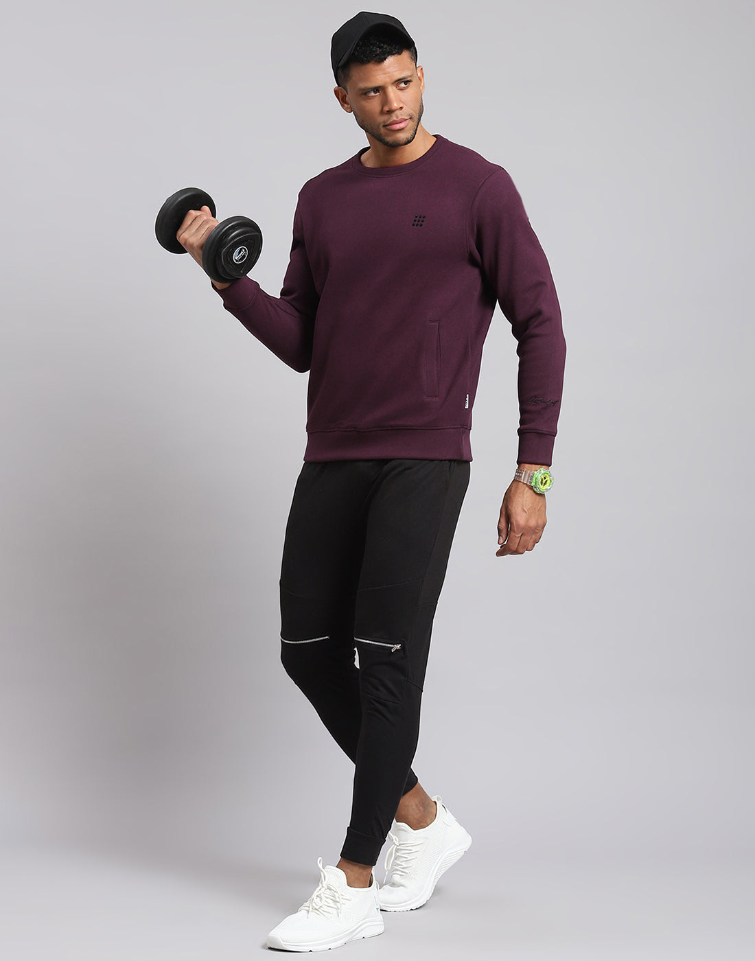 Rock.it Men Maroon Solid Round Neck Full Sleeve Sweatshirt