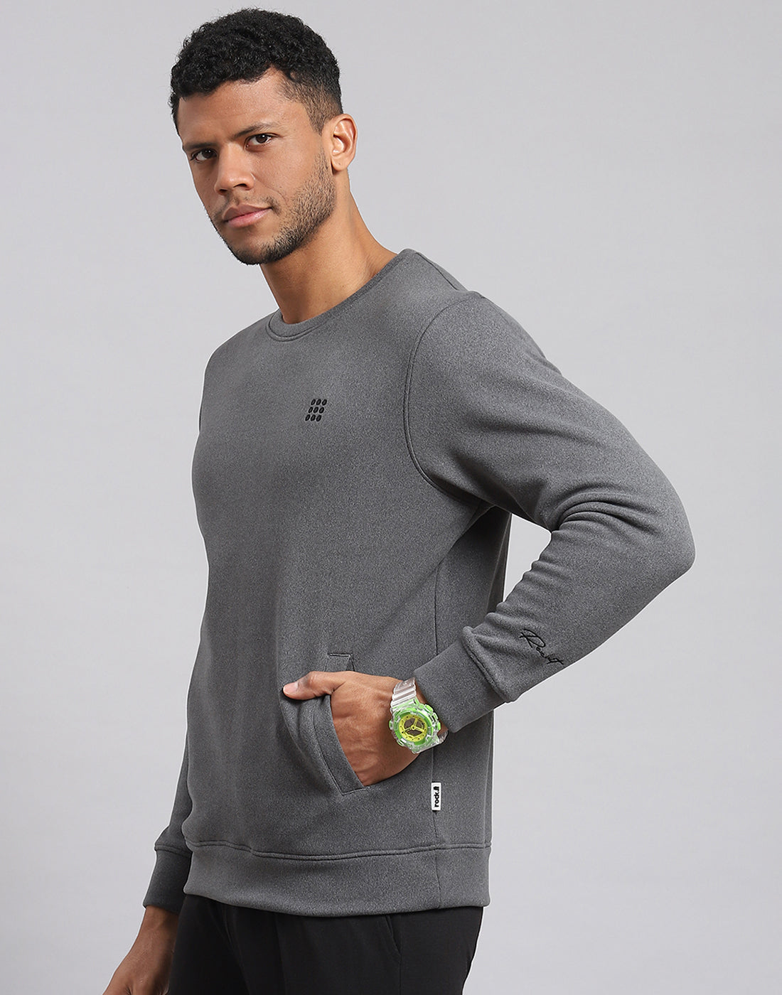 Rock.it Men Grey Solid Round Neck Full Sleeve Sweatshirt