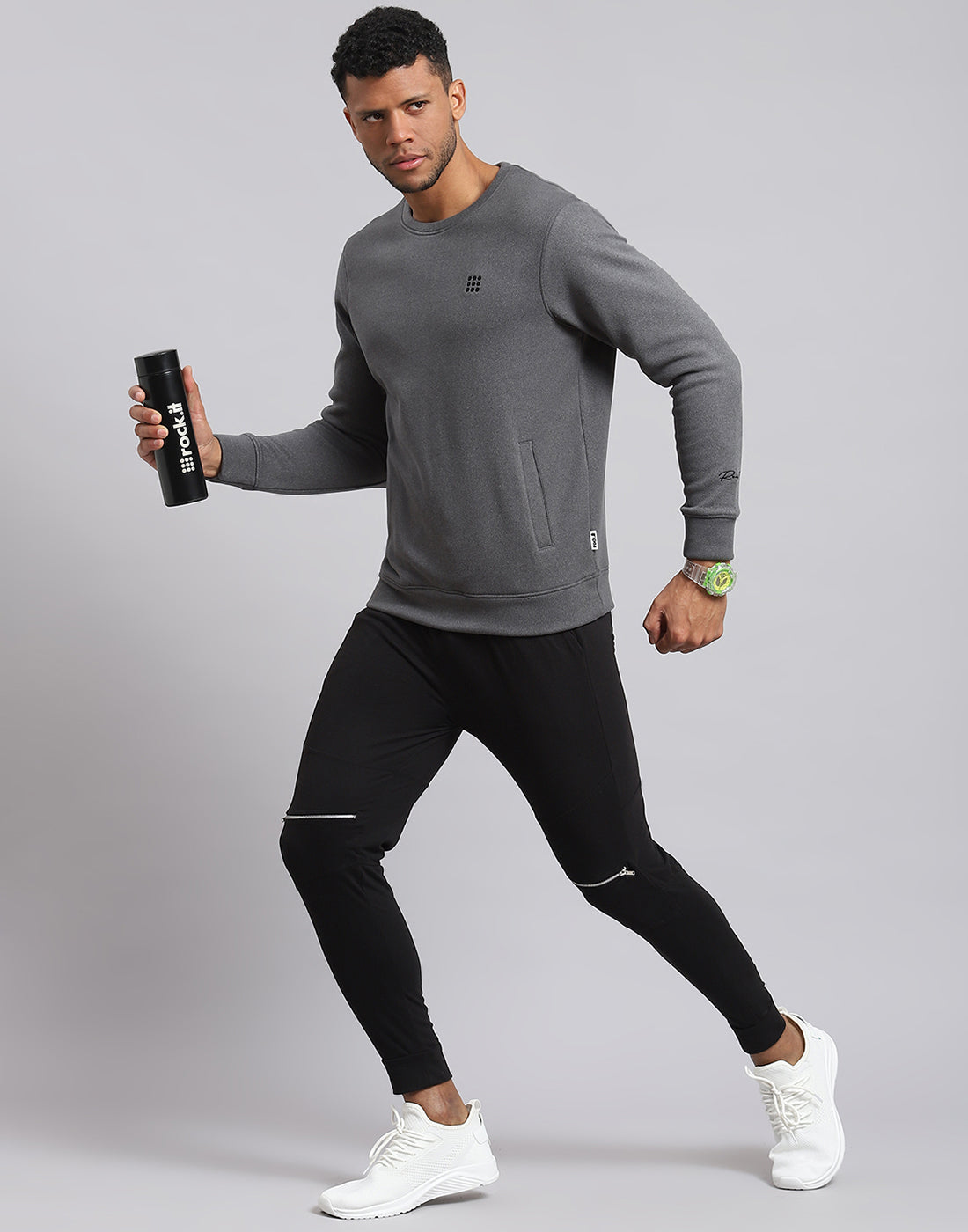 Rock.it Men Grey Solid Round Neck Full Sleeve Sweatshirt