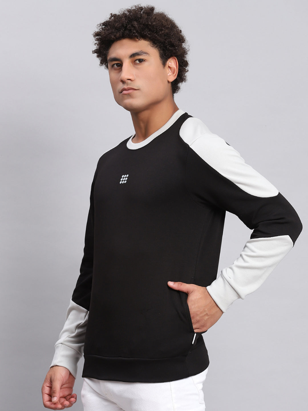 Rock.it Men Black Solid Round Neck Full Sleeve Sweatshirt