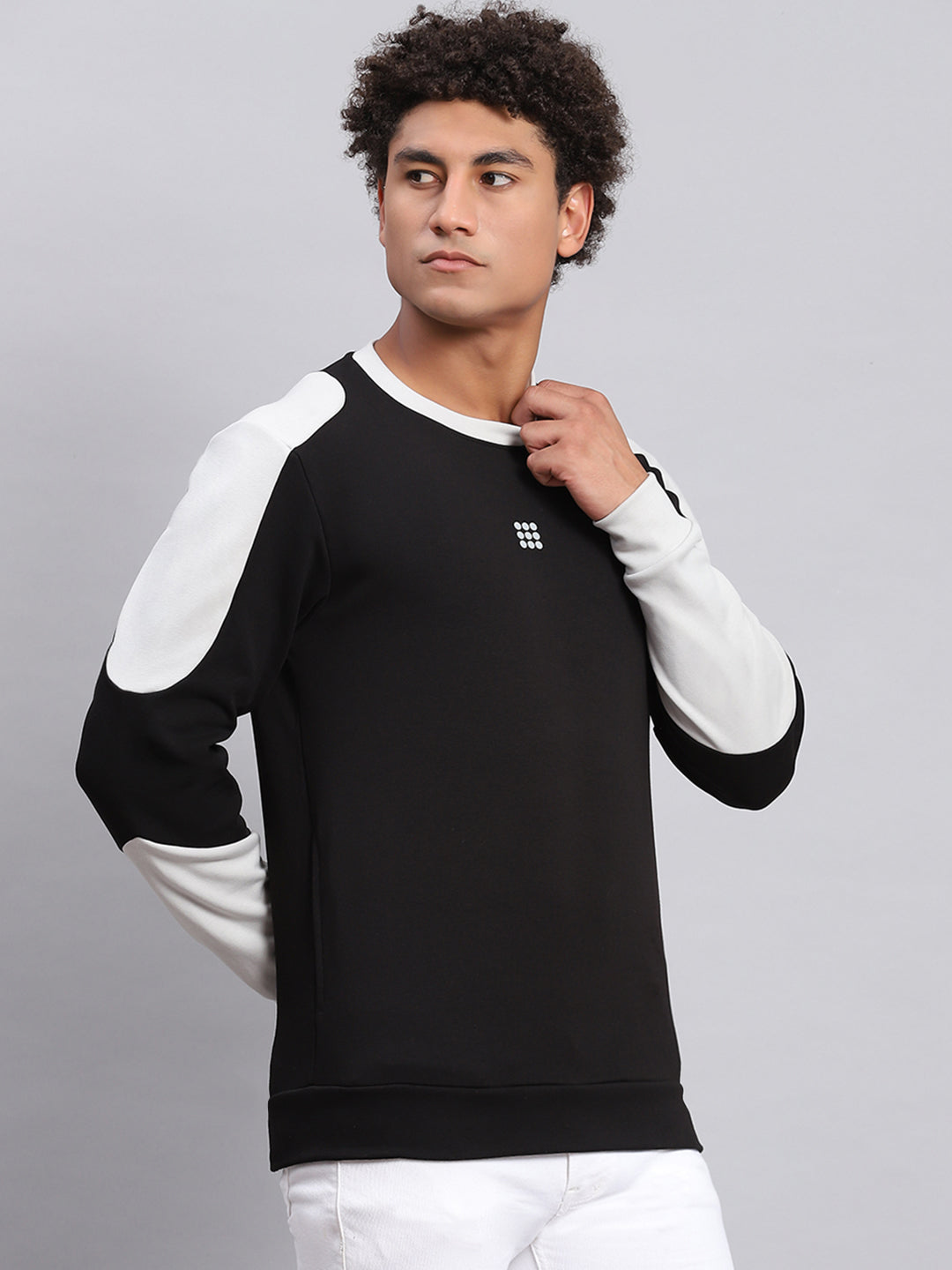 Gant Men Black Solid Round Neck Full Sleeves Pullover Style Sweater