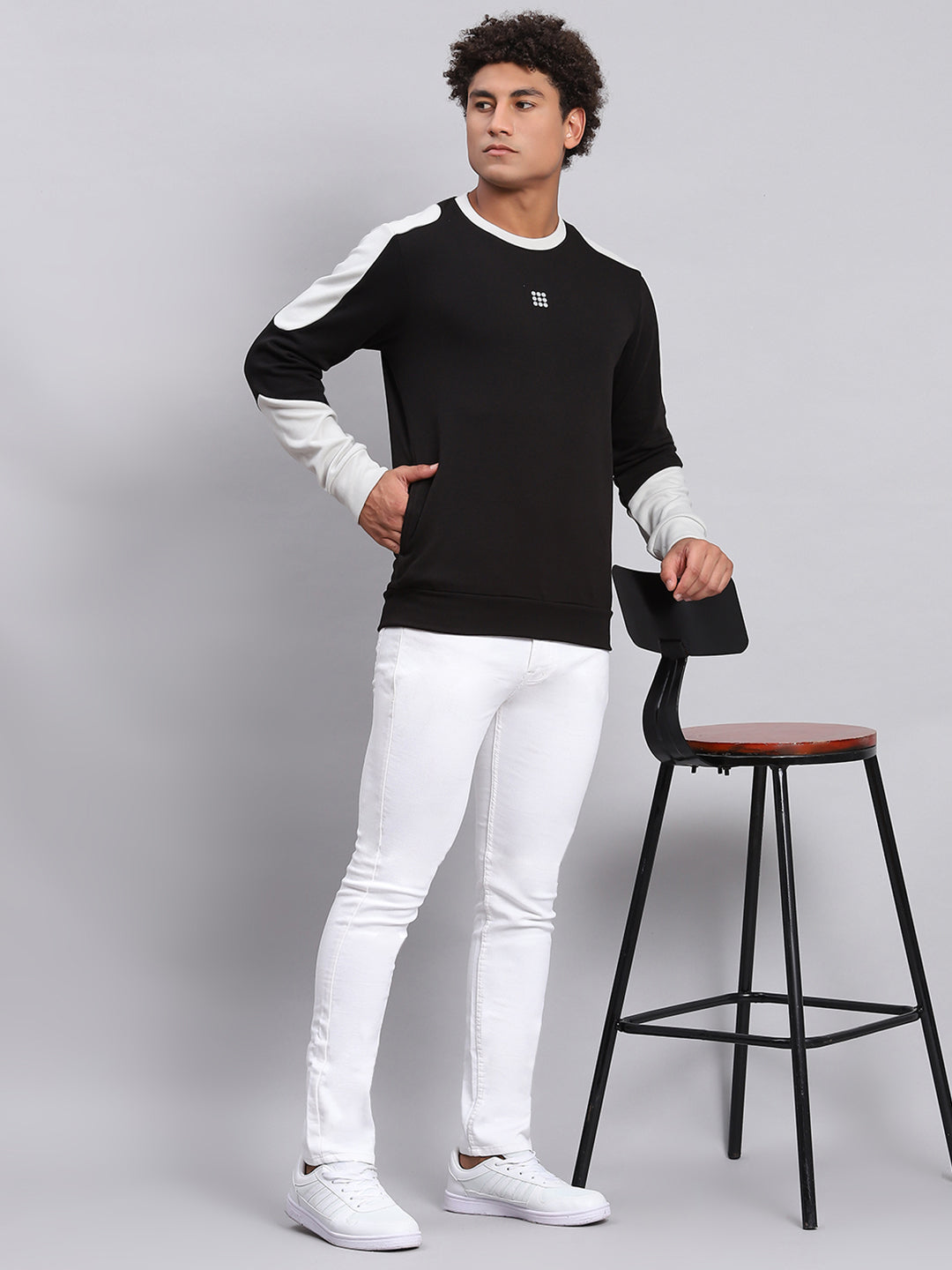 Rock.it Men Black Solid Round Neck Full Sleeve Sweatshirt