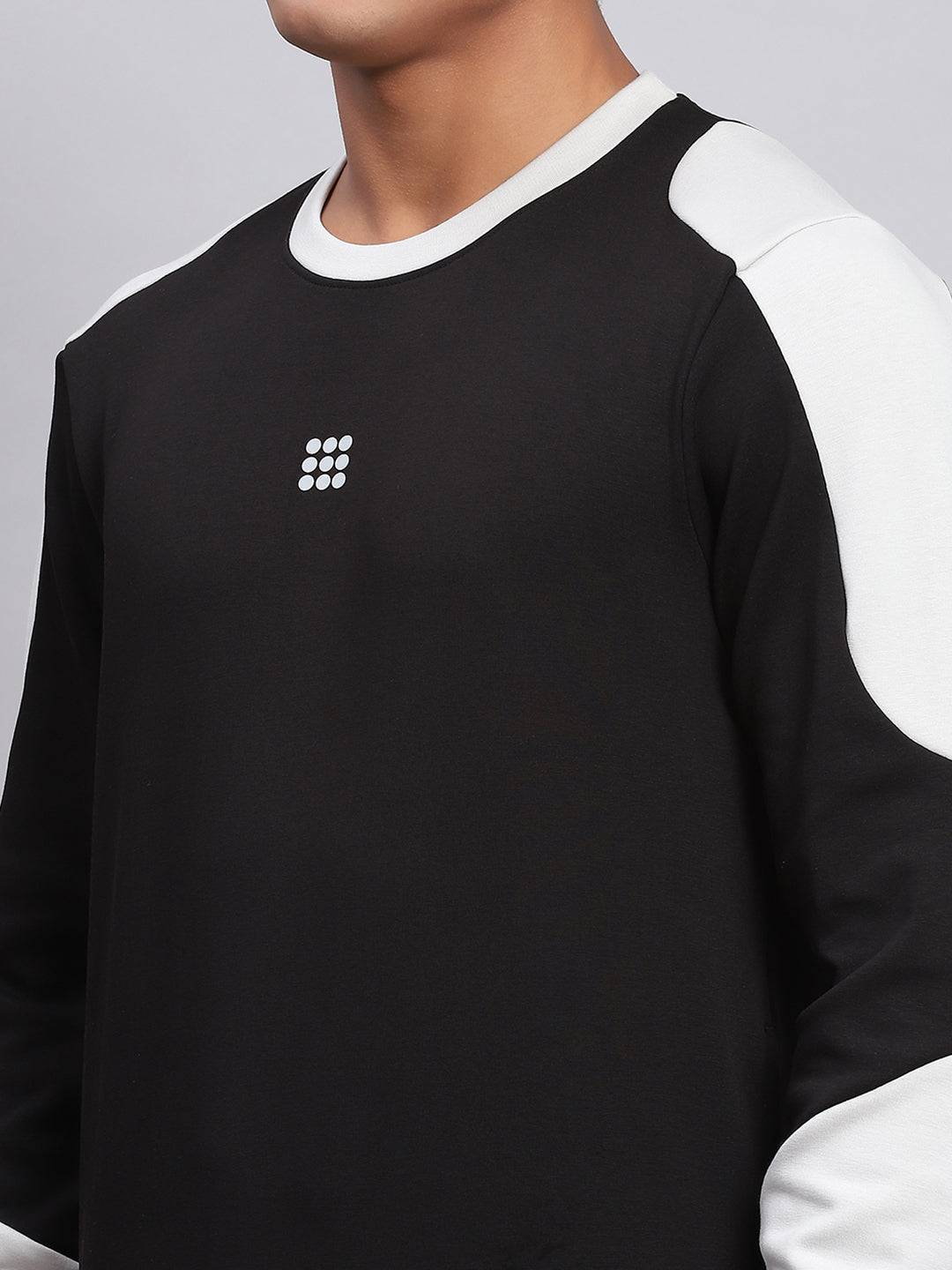 Rock.it Men Black Solid Round Neck Full Sleeve Sweatshirt