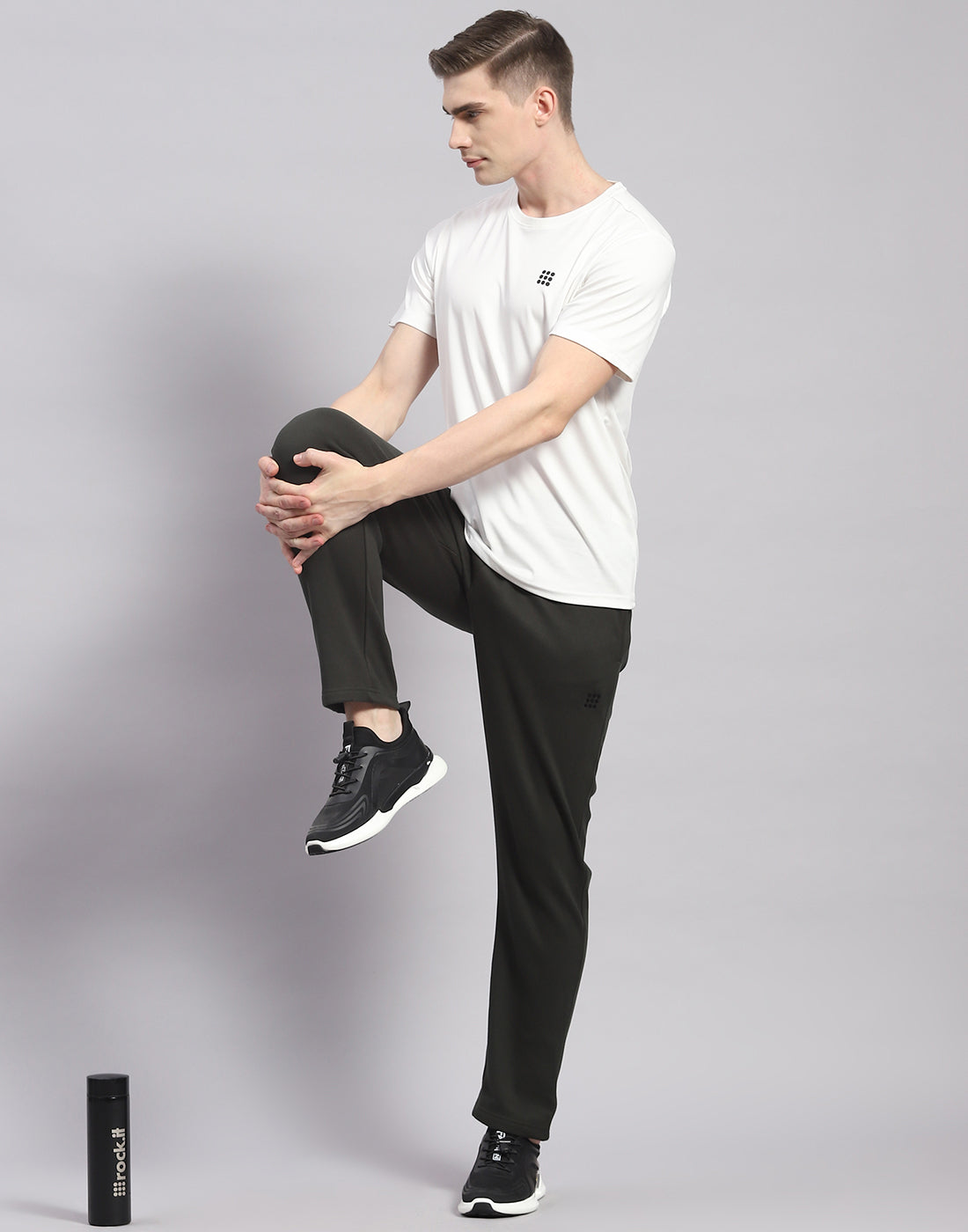 Rock.it Men Olive Solid Regular Fit Lower