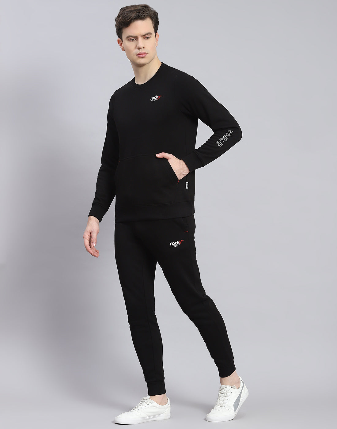 Rock.it Men Black Solid Round Neck Full Sleeve Tracksuit