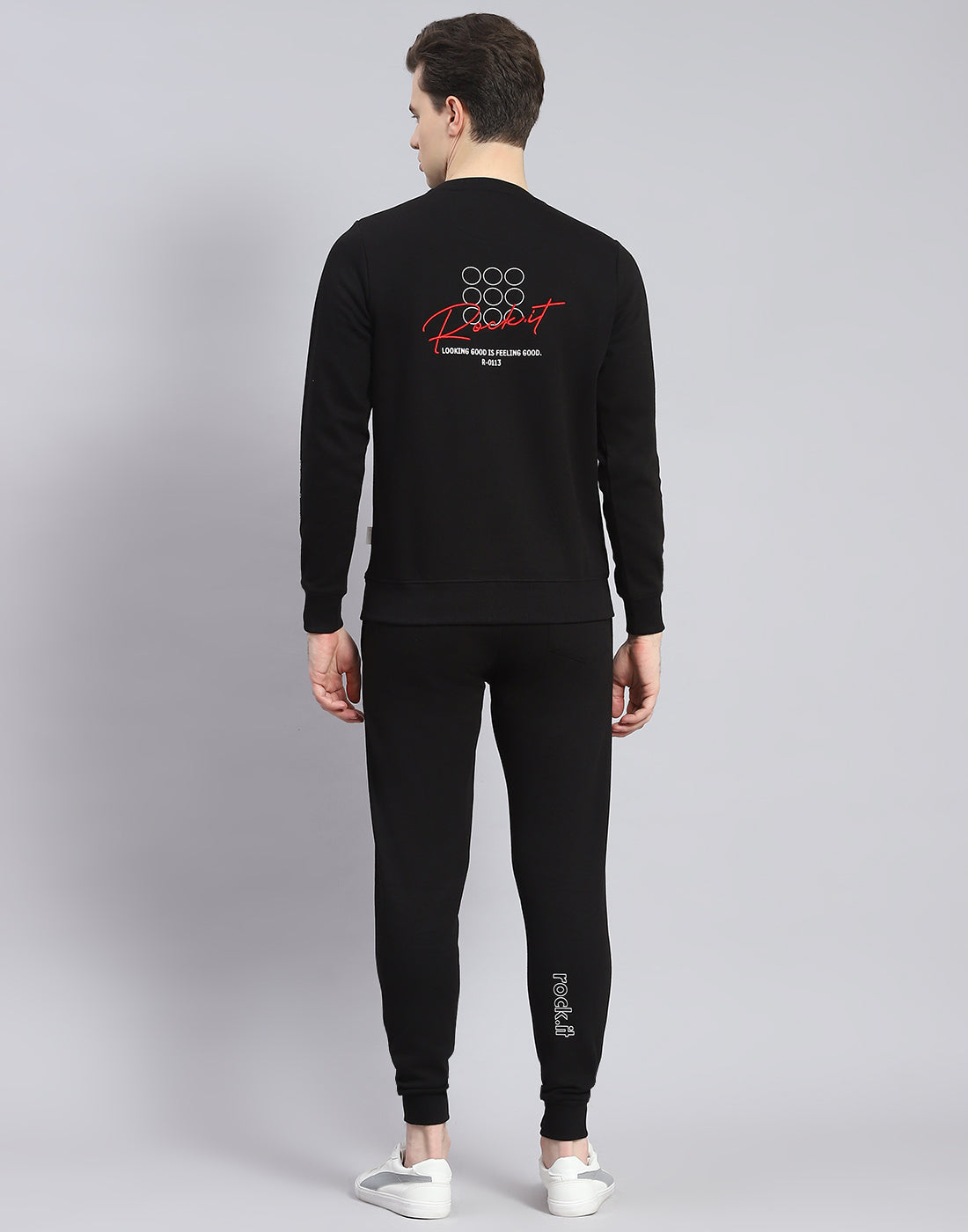 Rock.it Men Black Solid Round Neck Full Sleeve Tracksuit