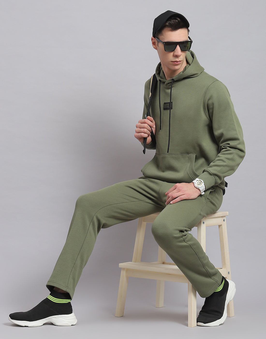 Rock.it Men Olive Solid Hooded Full Sleeve Tracksuit