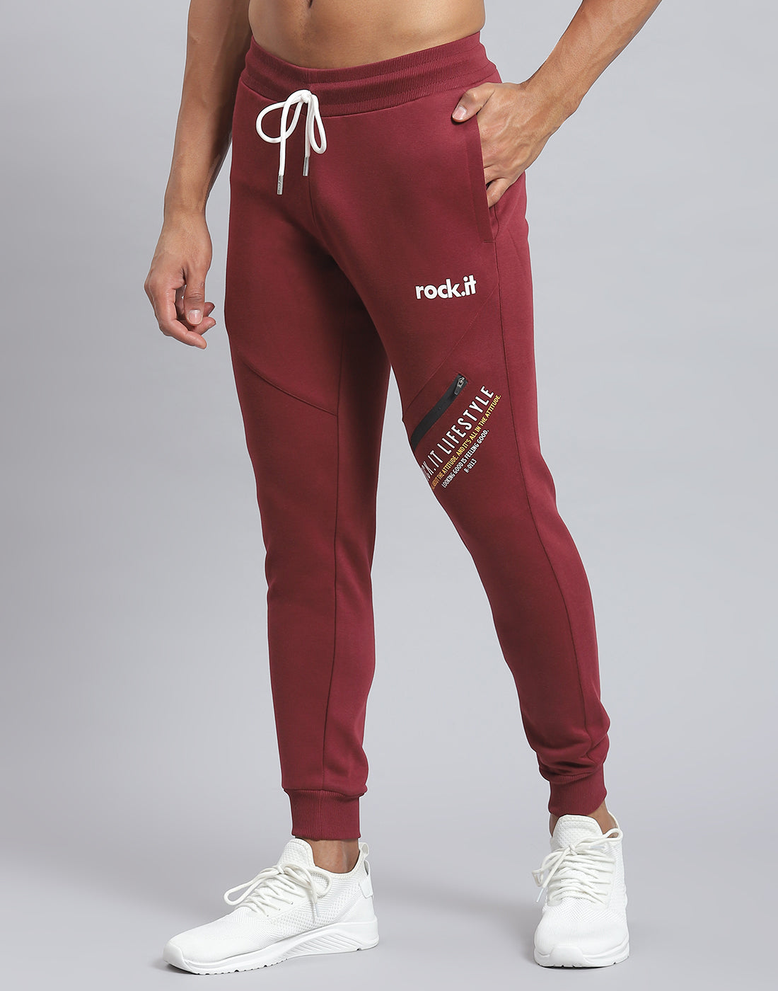 Rock.it Men Maroon Solid Hooded Full Sleeve Tracksuit