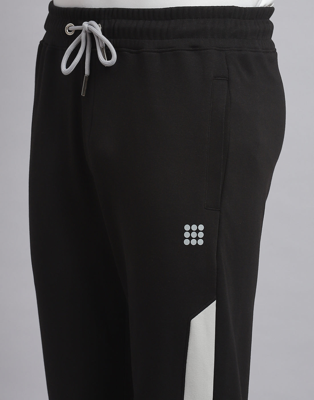 Rock.it Men Black Solid Stand Collar Full Sleeve Tracksuit