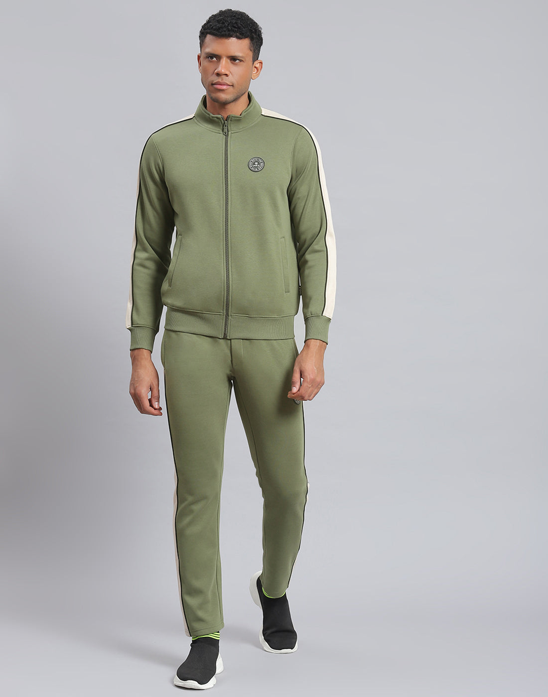 Rock.it Men Green Solid Stand Collar Full Sleeve Tracksuit