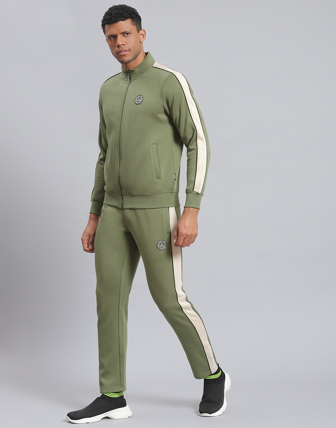 Men Green Solid Stand Collar Full Sleeve Tracksuit