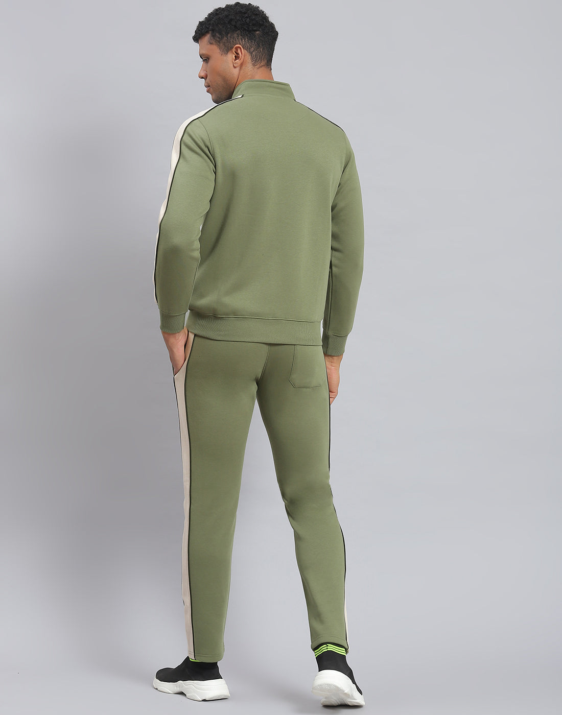 Rock.it Men Green Solid Stand Collar Full Sleeve Tracksuit