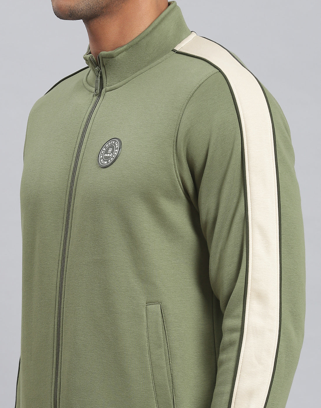 Rock.it Men Green Solid Stand Collar Full Sleeve Tracksuit