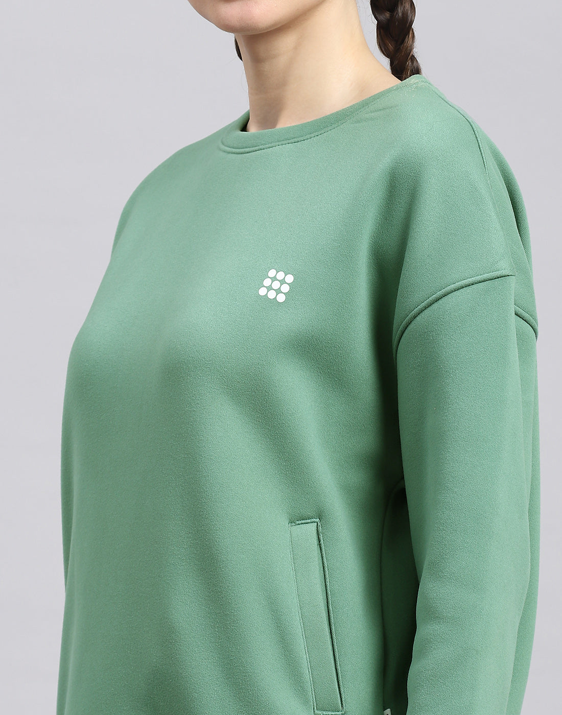 Women Green Solid Round Neck Full Sleeve Sweatshirt