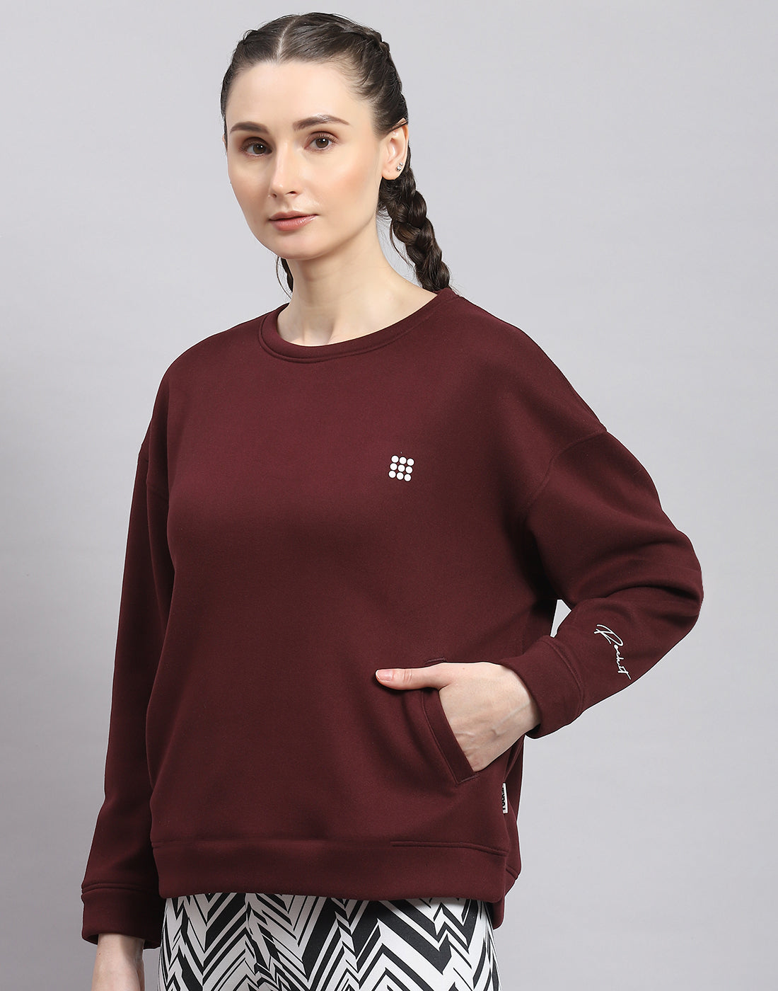 Rock.it Women Maroon Solid Round Neck Full Sleeve Sweatshirt