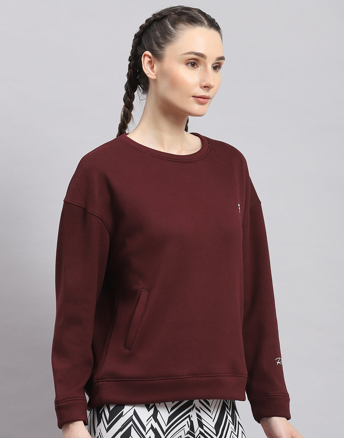 Rock.it Women Maroon Solid Round Neck Full Sleeve Sweatshirt