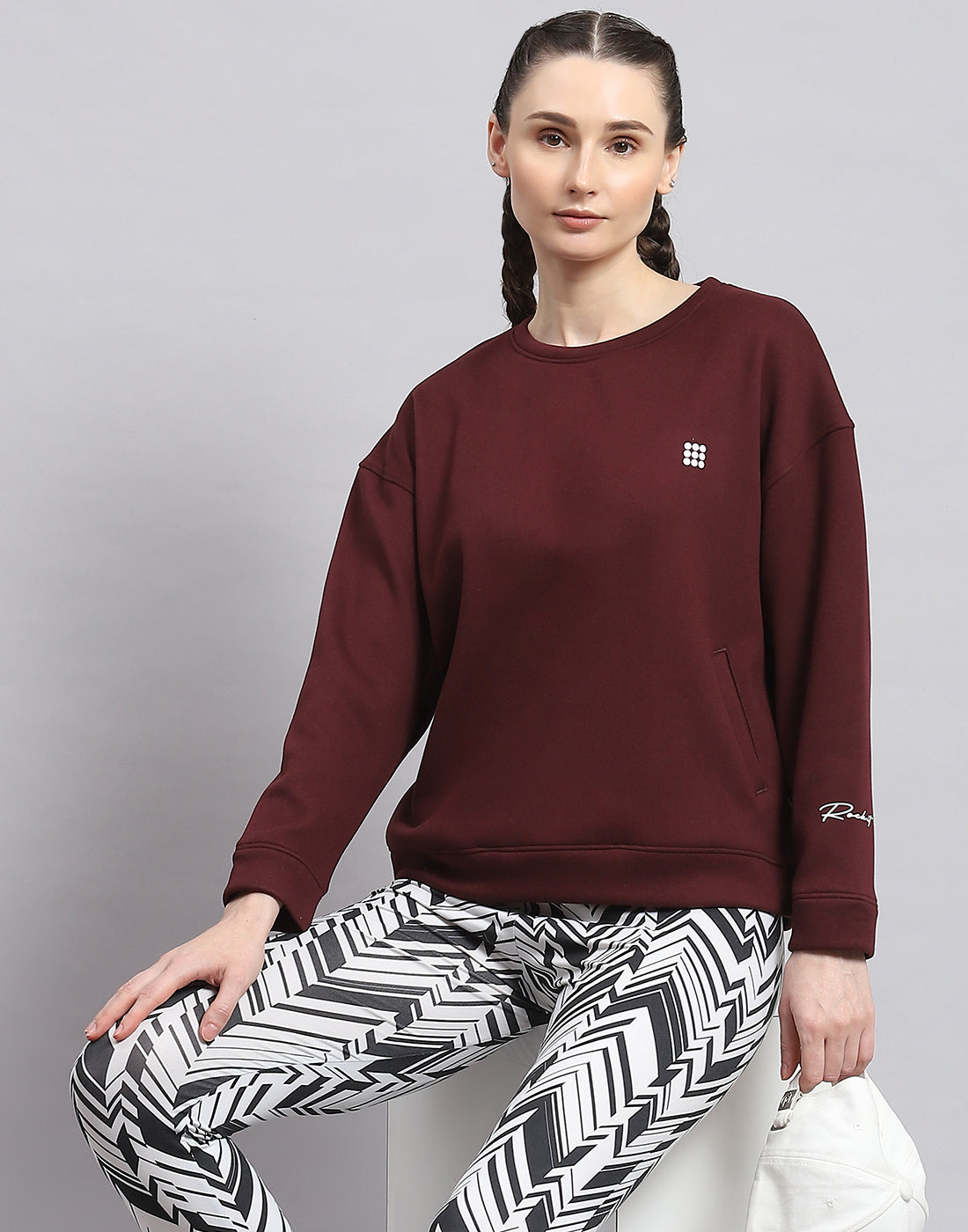 Rock.it Women Maroon Solid Round Neck Full Sleeve Sweatshirt