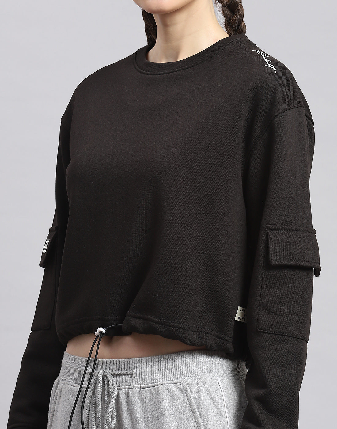 Women Black Solid Round Neck Full Sleeve Sweatshirt