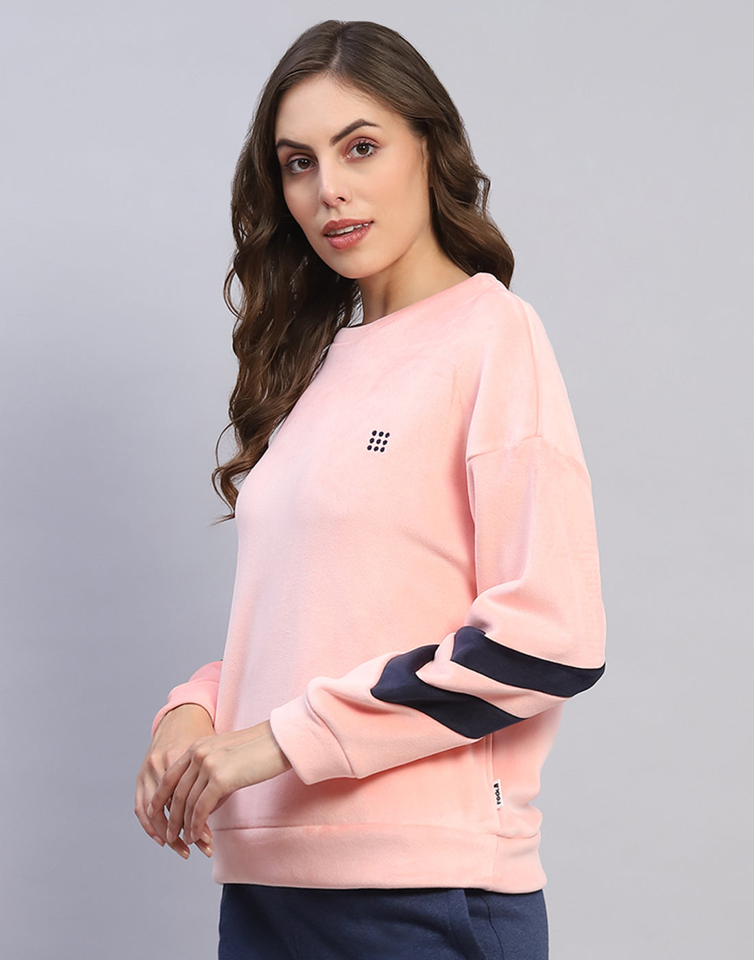 Women Pink Solid Round Neck Full Sleeve Sweatshirt