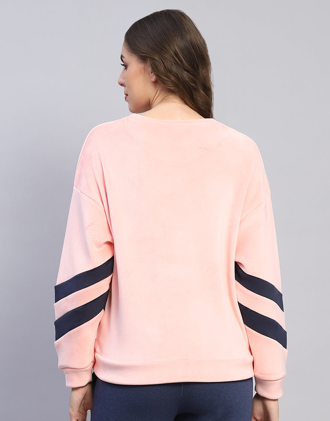 Women Pink Solid Round Neck Full Sleeve Sweatshirt
