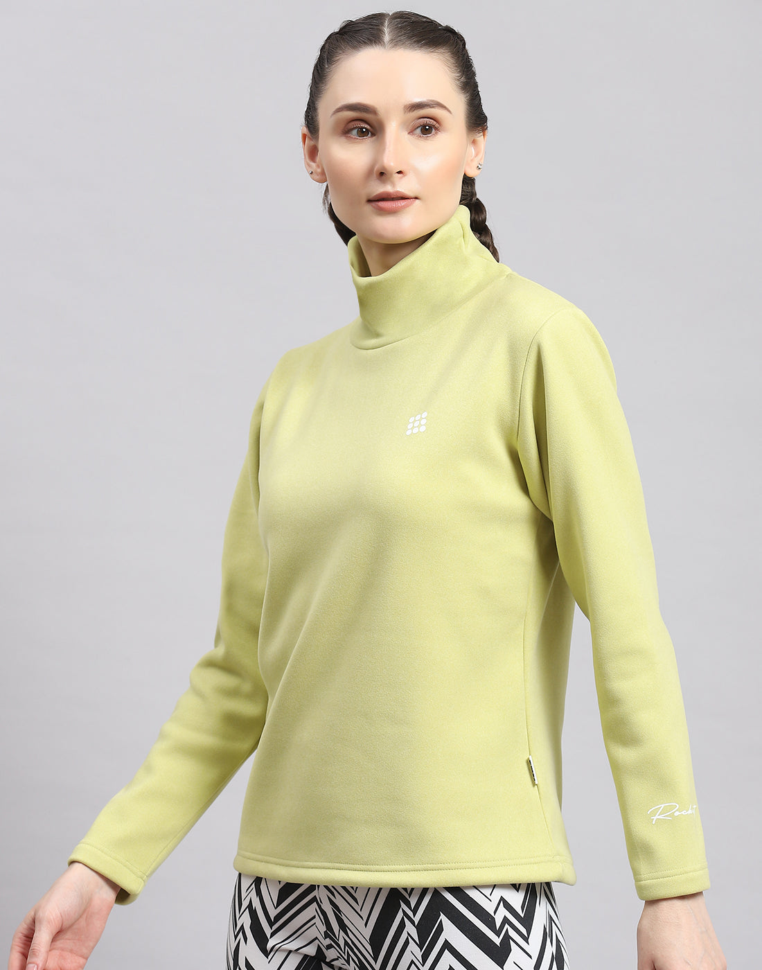 Women Green Solid T Neck Full Sleeve Sweatshirt