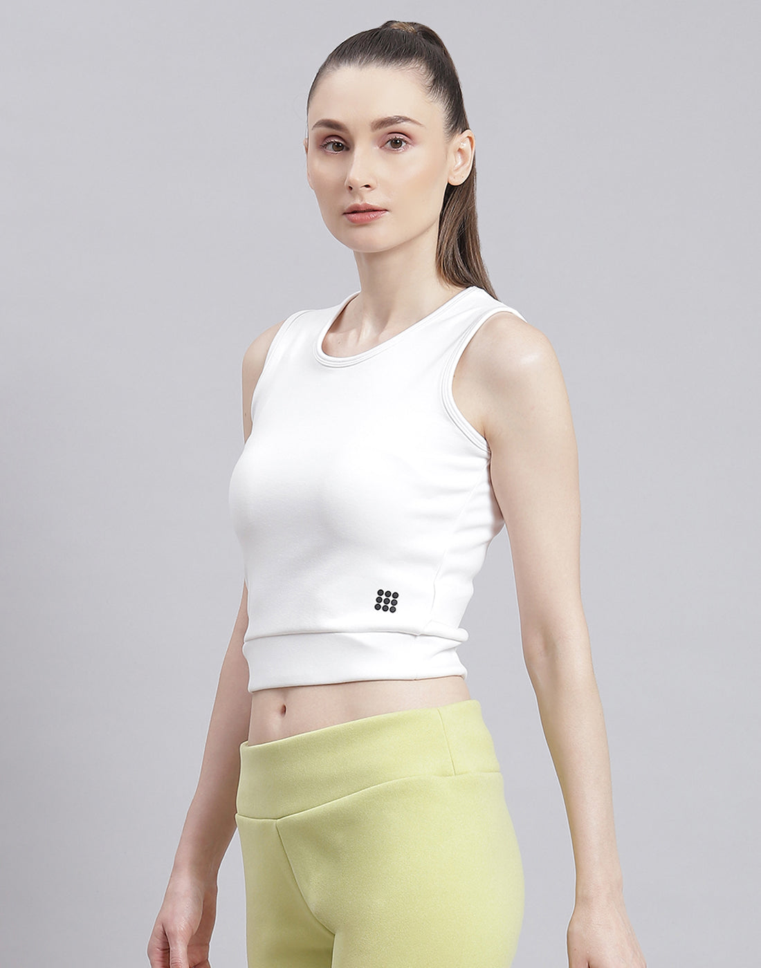 Rock.it Women White Solid Round Neck Sleeveless Top