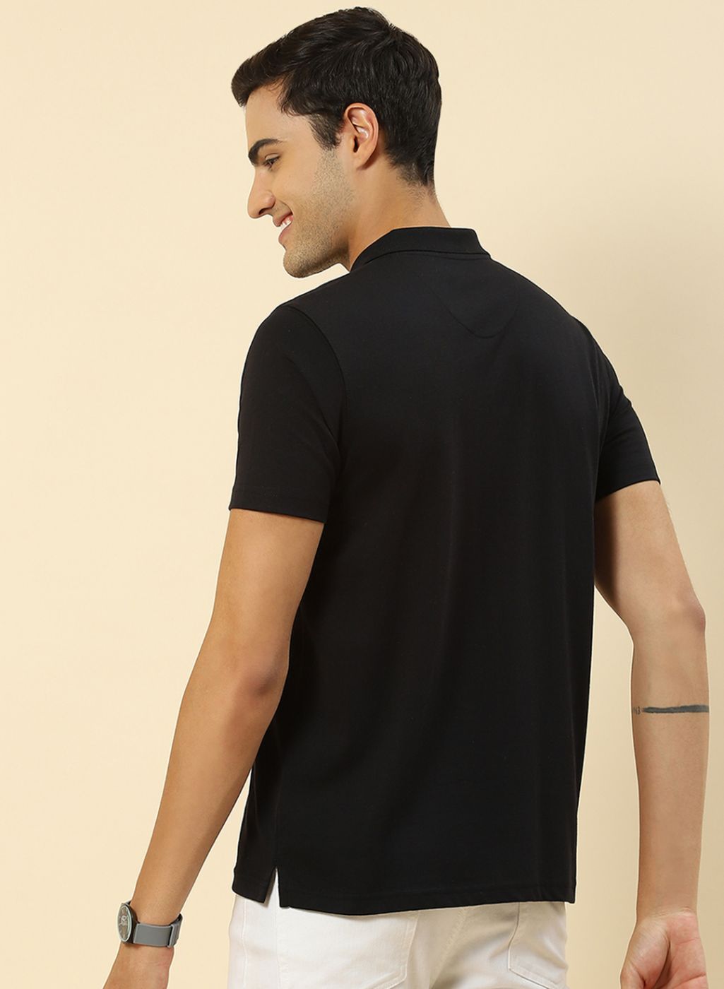 Men Black Solid T-Shirt