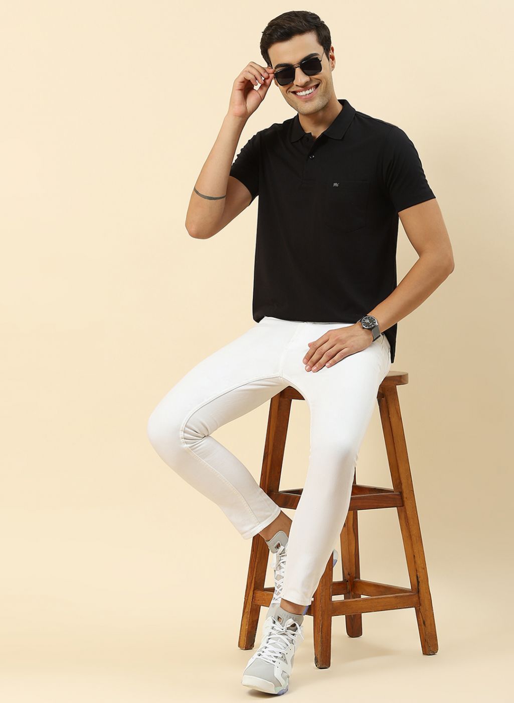 Men Black Solid T-Shirt