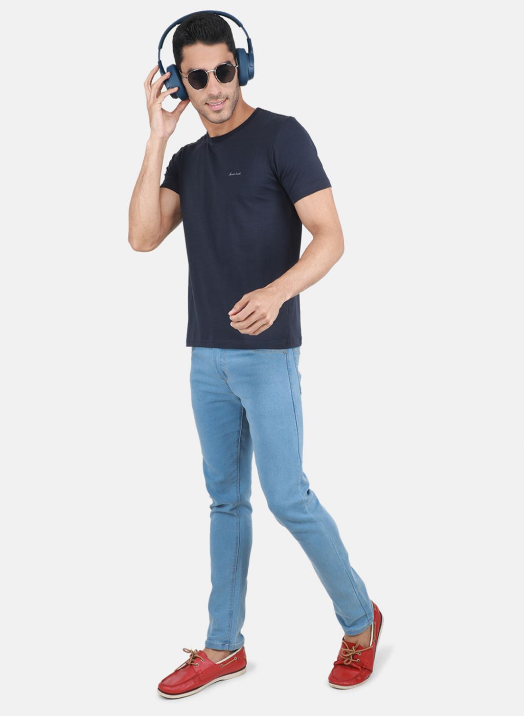 Men Blue Solid T-Shirt