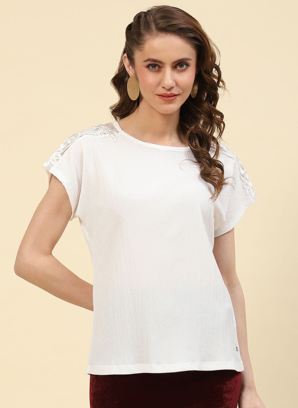 Women White Solid Top