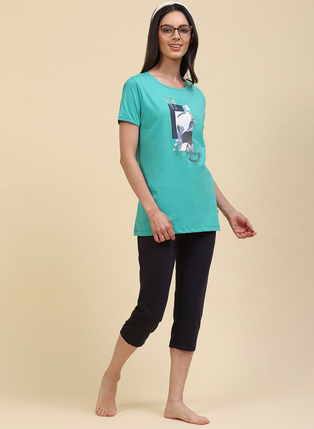 Women Green & NAvy Blue Printed Capri Set