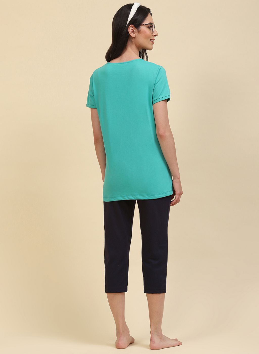 Women Green & NAvy Blue Printed Capri Set