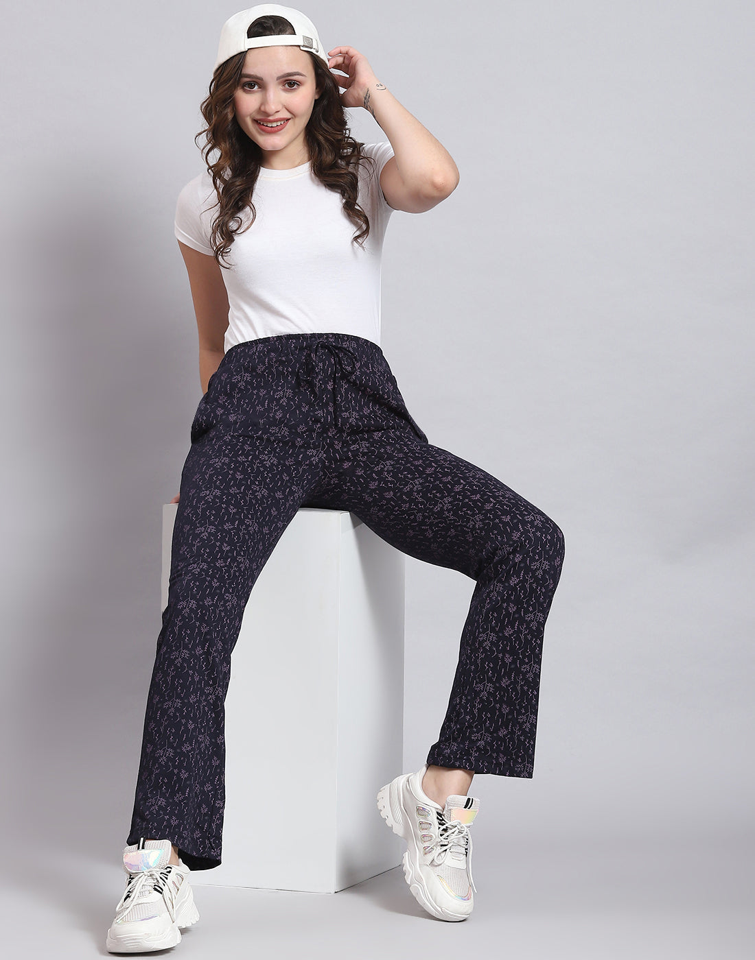 Women Navy Blue Printed Regular Fit Lower