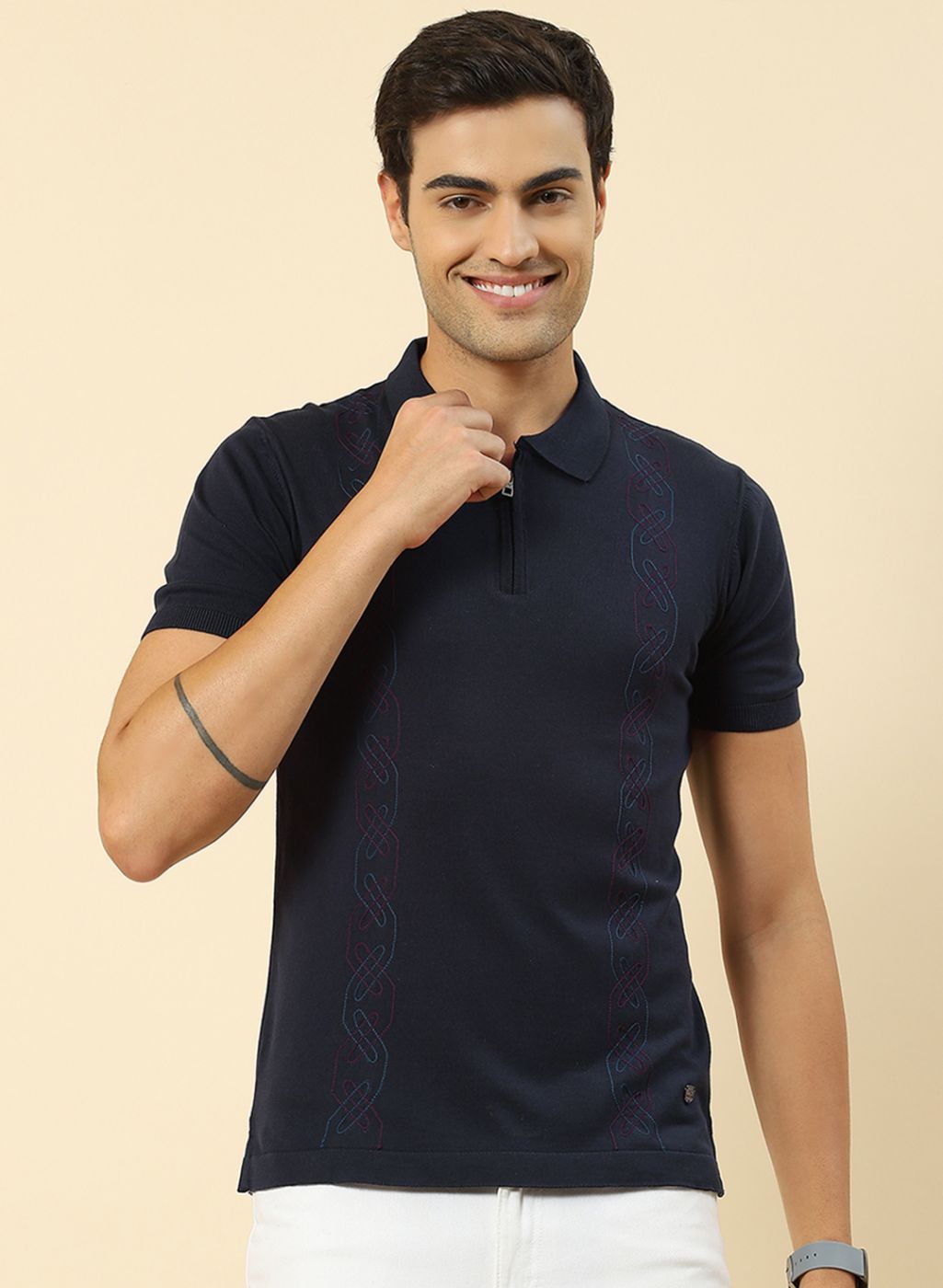 Men NAvy Blue Solid T-Shirt