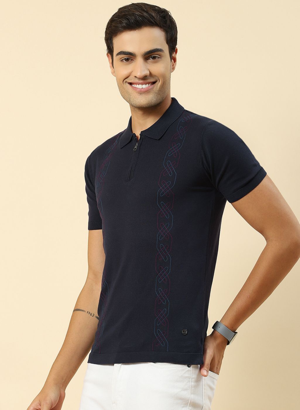 Men NAvy Blue Solid T-Shirt