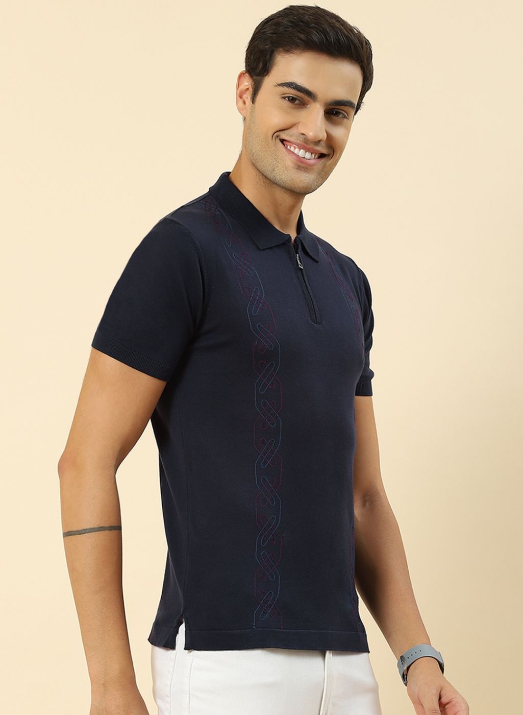 Men NAvy Blue Solid T-Shirt