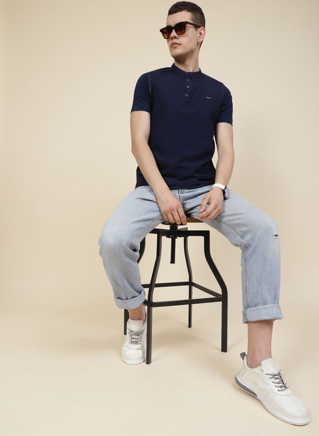 Men NAvy Blue Solid T-Shirt